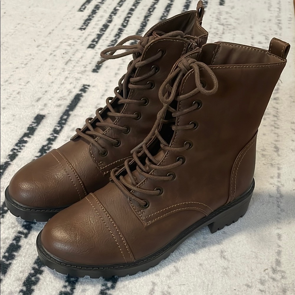 Universal Thread Brown Lace-Up Combat Boots